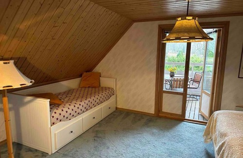 Nora Municipality Villa | Sjönära hus