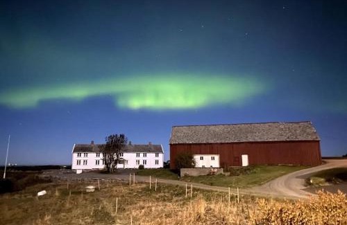 Bud House | Sjønært småbruk