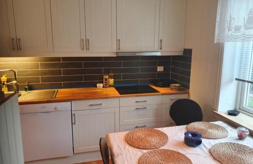 Olden House | Sjarmerende feriehus i Olden rett ved fjorden