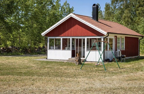Kalvsvik House | Skärvudde Huset by Interhome