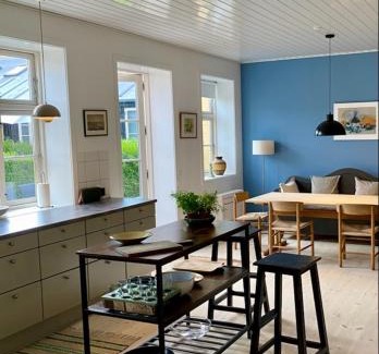 Svaneke Apartment | Skøn ferielejlighed i midten af Svaneke udlejes, minimum 4 dage