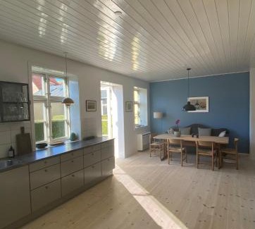 Svaneke Apartment | Skøn ferielejlighed i midten af Svaneke udlejes, minimum 4 dage