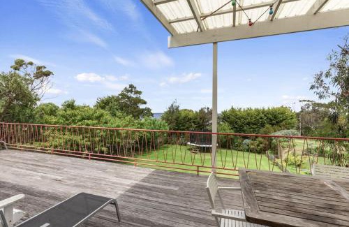 Skenes Creek House | Skenes Creek Beach Retreat Free Wi-Fi Ocean views.