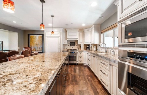 Bear Hollow Village House | Ski Haven: Elegant Townhome w/Private Hot Tub