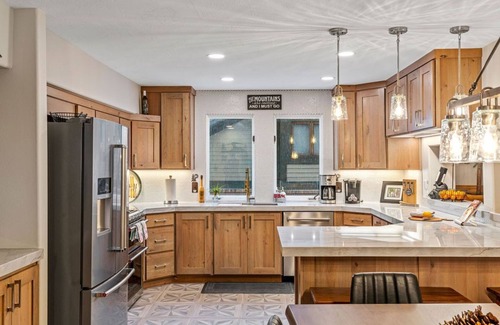 Cottonwood Heights House | Ski, Hike, Relax ~ Hot Tub + Foosball Table Walk to Restaurants & coffee shop