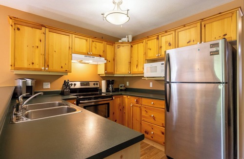 East Kootenay Condo | Ski In and 15 Minute Walk to the Lift | Private Hot Tub