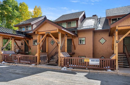 Beaver Cabin | Ski In/Out Condo at Eagle Point Resort, Sleeps 10, Fast WiFi, Remodeled