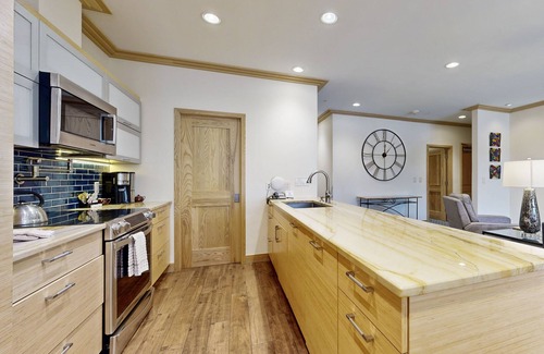 Vail Condo | Ski-in/out condo with fireplace, balcony, fast WiFi & shared hot tub, pool, W/D