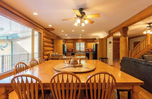 East Kootenay Ski Chalet | Ski In/Out to your Hot Tub. Pool Table