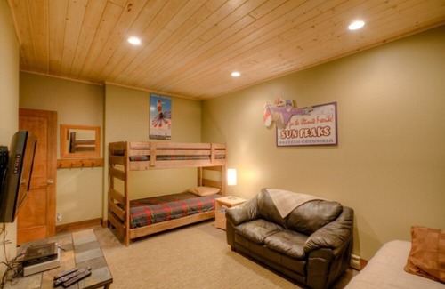 Fairways Ski Chalet | "Ski in-Shuttle out" Altitude Chalet, Hot Tub, Mtn Views, close to village
