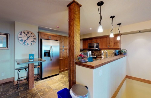 Big White Ski Resort House | Ski-in/ski-out condo with private hot tub, WiFi, fireplace, & private grill