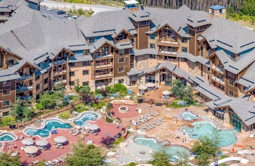 Breckenridge Condo | Ski in Ski out 1BR Master: Full Kitchen, Living Room, Dining Room. NOT a studio