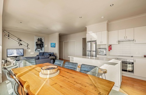 Hotham Heights Apartment | Ski in-Ski out Penthouse Apt with Undercover Parking