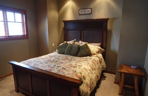 Rossland Resort | Ski In, Ski Out Awesomeness!