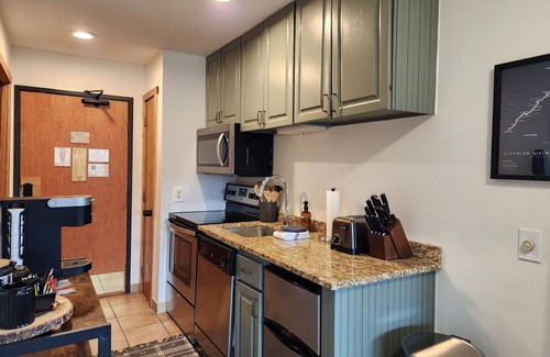 Lutsen Condo | Ski-In/Ski-Out Lutsen Mnt Condo w/Whirlpool, Fireplace, Resort Pool, & Hot Tub