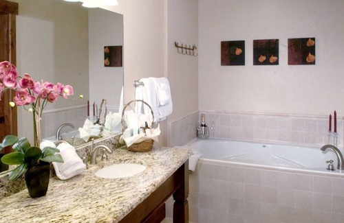 Breckenridge Resort | Ski in, Ski out, Luxurious Comfort w Unmatched Amenities, Family Friendly Resort