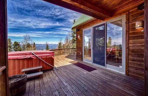 Angel Fire Ski Chalet | Ski-In Ski-Out Mountaintop Chalet at 10,000 Feet
