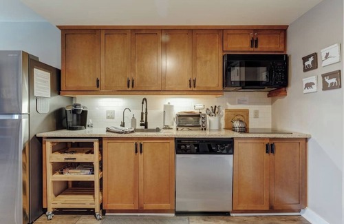 Vernon Condo | Ski-In/Ski-Out, Waterpark & Biking fun-Just Steps Away! Hike, Bike, Wine & More!