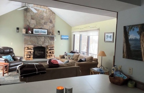 Carrabassett Valley Condo | ski in/ski out cozy condo with great views & privacy - one minute walk to trails