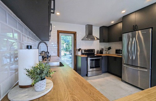 Saint-Faustin-Lac-Carre Ski Chalet | Ski in Tremblant & MtBlanc: Views, Spa & PoolTable