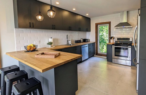 Saint-Faustin-Lac-Carre Ski Chalet | Ski in Tremblant & MtBlanc: Views, Spa & PoolTable