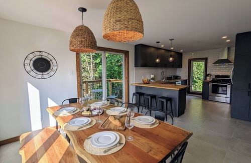 Saint-Faustin-Lac-Carre Ski Chalet | Ski in Tremblant & MtBlanc: Views, Spa & PoolTable