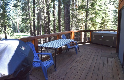 Truckee Ski Chalet | Ski Lease or monthly! Enchanting Chalet on the 16th fairway of Tahoe Donner