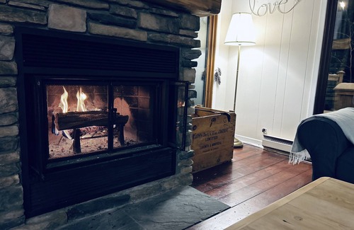 Mont Ste. Marie Ski Chalet | Ski-out at Chalet Among the Pines