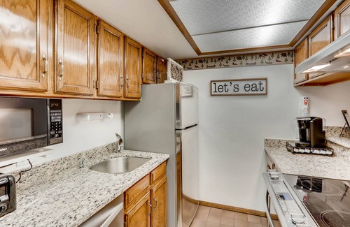 Frisco Condo | Ski Resorts Opening Soon! Minutes to Keystone and Breckenridge! Don't miss out!