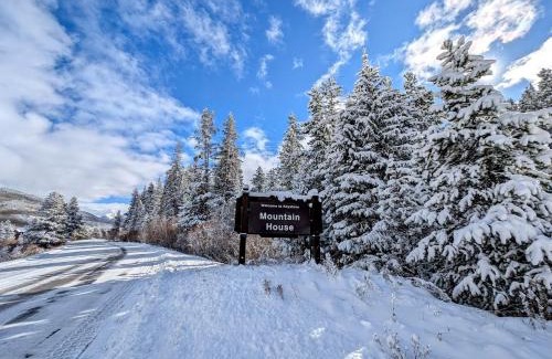 Mountain House House | Ski Run 501 by SummitCove Lodging