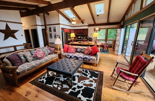 Davis Ski Chalet | Skiers View: less than 10 mins to state parks + big view/deck/grill etc
