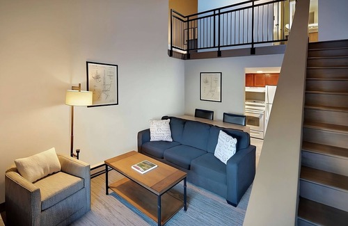 Vail Hotel | Skiing Adventures Await in Vail: Private Balcony, Mountain View, Spa & Pool