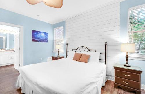 Villages of Crystal Beach House | Skips Delight Pool View Pet friendly