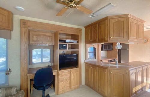 Rodeo House | Sky Gypsy RV-Skygazing, Birding, Hiking 36' One bedroom