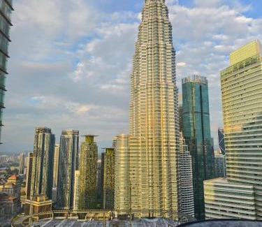 Kuala Lumpur City Centre Apartment | Sky suites KLCC by Kuala Lumpur Family Room Stay