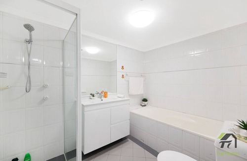 Hurstville Apartment | Sky-view 2B2B1G in Hurstville