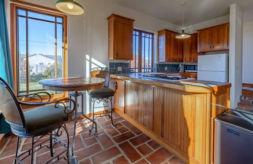McKinleyville House | SkyDeck House 2 Floors