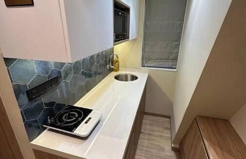 Khar Apartment | Skyline B : A Cozy Studio Apartment