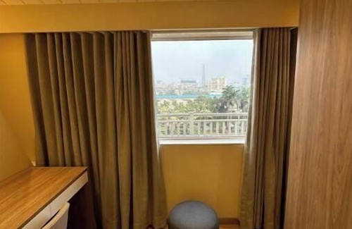 Khar Apartment | Skyline C : A Cozy Apartment