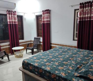 Khattalwada House | Skyline homestay lounge