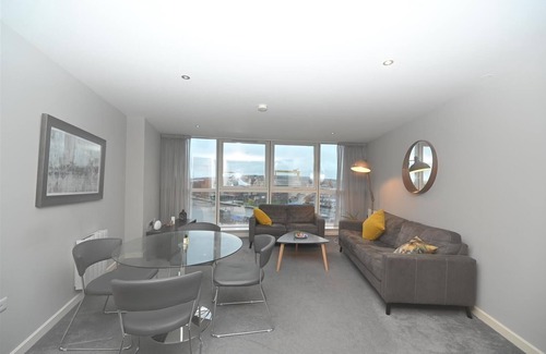 Belfast Apartment | Skyline Obel Tower 62
