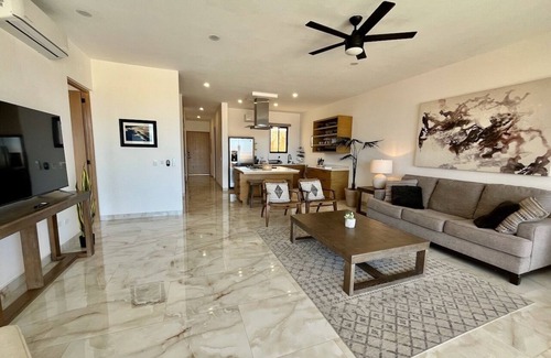 Centro Condo | Skyline & Ocean View Downtown/Pedregal Cabo