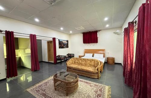 Muzaffarabad Apartment | Skyline Rooftop Studio