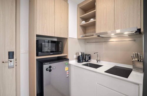 Laguna Condo | Skypark Aurora Studio 1A Golf side