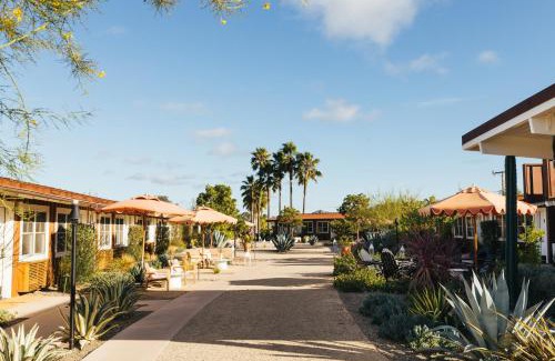 Los Alamos Hotel | Skyview Los Alamos - 21 & Over Pool