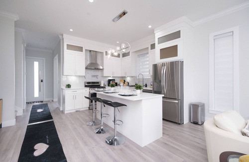 Willoughby House | Sleek 4BR Near Langley Events Centre & EV charger