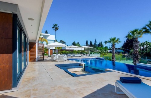 Porches Villa | Sleek Algarve Villa With Spa, Gym and Heated Pool
