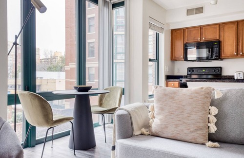 Logan Circle Apartment | Sleek Logan Circle 1BR w/W/D, Gym & Pool, walk to Metro, by Blueground