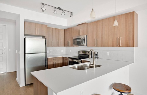 Cascade Apartment | Sleek SLU 1BR w/Gym & Parking, walk to Space Needle, by Blueground