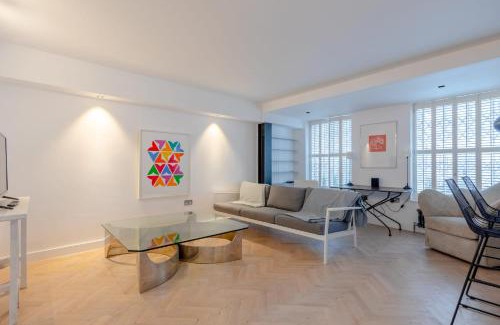 Fitzrovia Apartment | Sleek & Stylish 2BD Flat - Warren Street